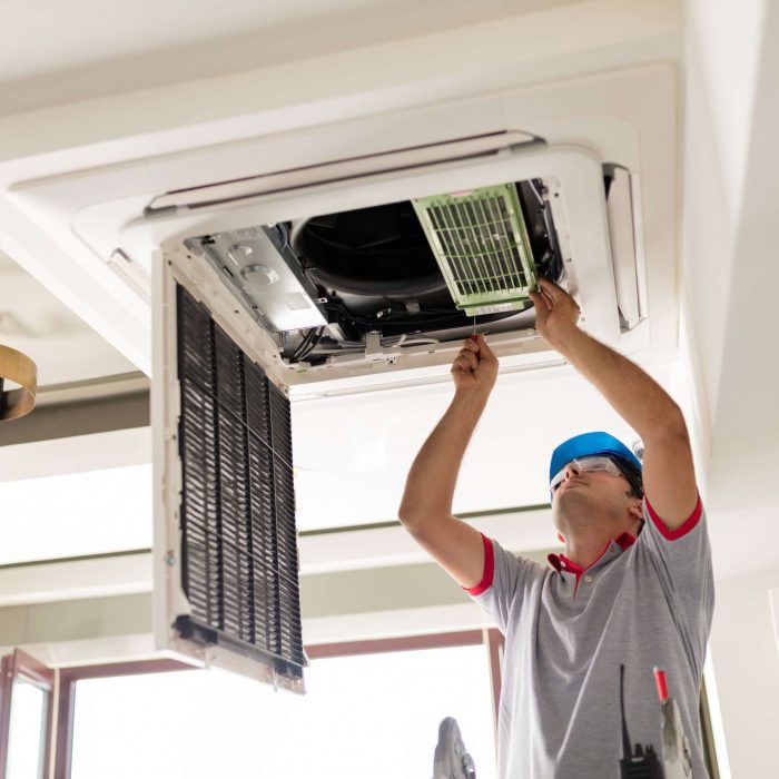 Modern Ceiling Mounted Cassette Type Air Conditioning System In Coffee Shop